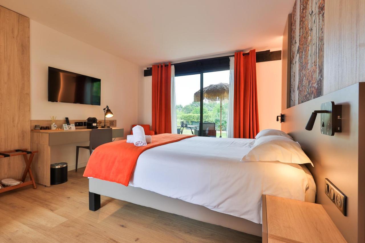 Logis Hôtel&Spa Déjeunez Sous L'Arbre Rousset  Esterno foto