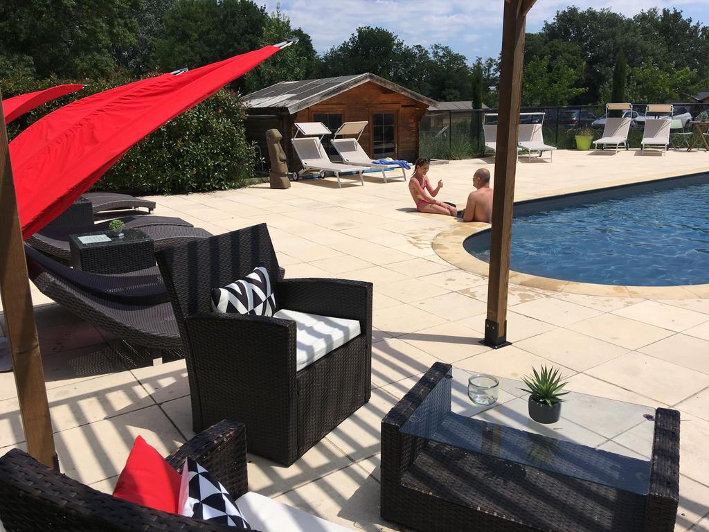 Logis Hôtel&Spa Déjeunez Sous L'Arbre Rousset  Esterno foto