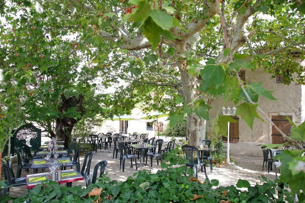 Logis Hôtel&Spa Déjeunez Sous L'Arbre Rousset  Esterno foto